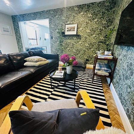 2 Bed Beckenham Beauty - Pet Friendly Βίλα Κράισττσερτς Εξωτερικό φωτογραφία